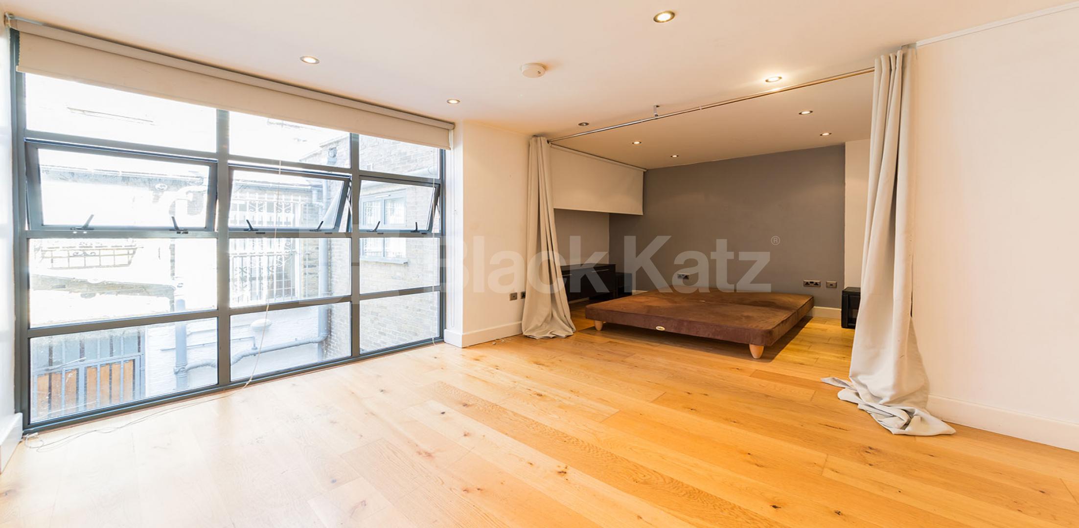 			STUNNING SPACIOUS LIVE WORK STUDIO APARTMENT, 1 Bedroom, 1 bath, 1 reception Flat			 Bethnal Green Road , BETHNAL GREEN-SHOREDITCH 